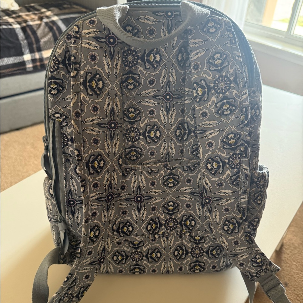 Stylish Gray Quilted Backpack - image 3